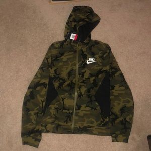 Nike camo hoodie
